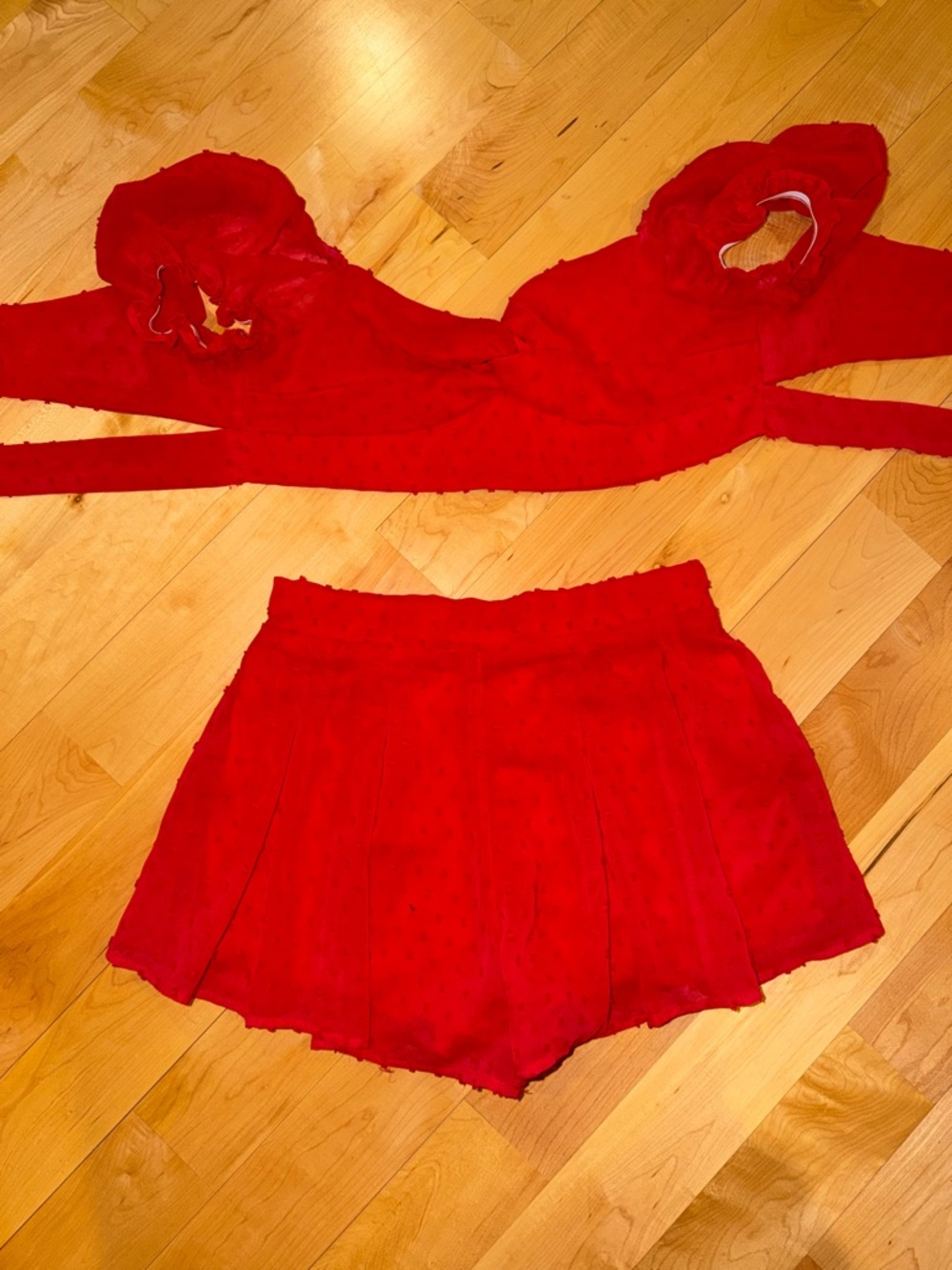 Shein S red crop top and short set only worn twice!!